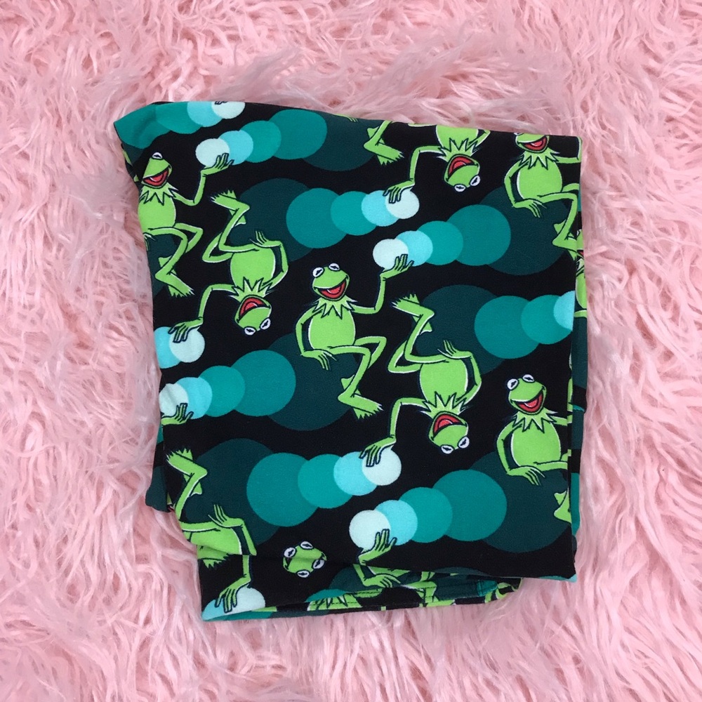 LuLaRoe NWOT Disney OS (0-10) Leggings
